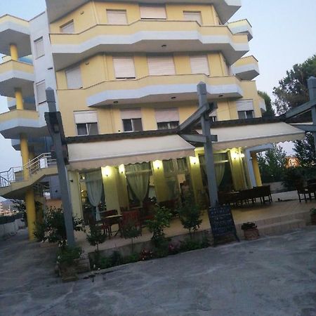Hotel Albania Golem Zewnętrze zdjęcie