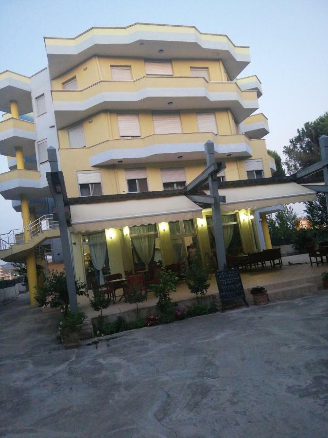 Hotel Albania Golem Zewnętrze zdjęcie